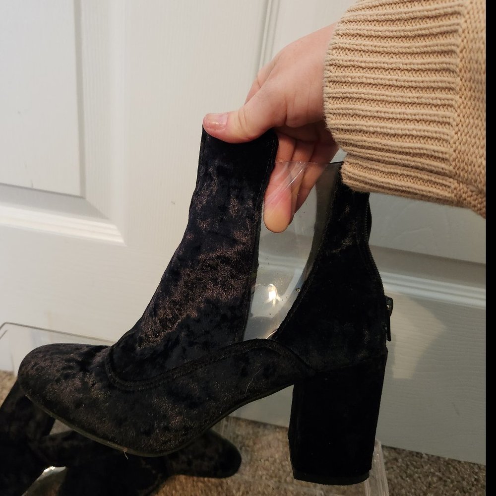 Crushed velvet booties
